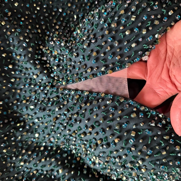 Elegant Green Evening Gown - Picture 16 of 16